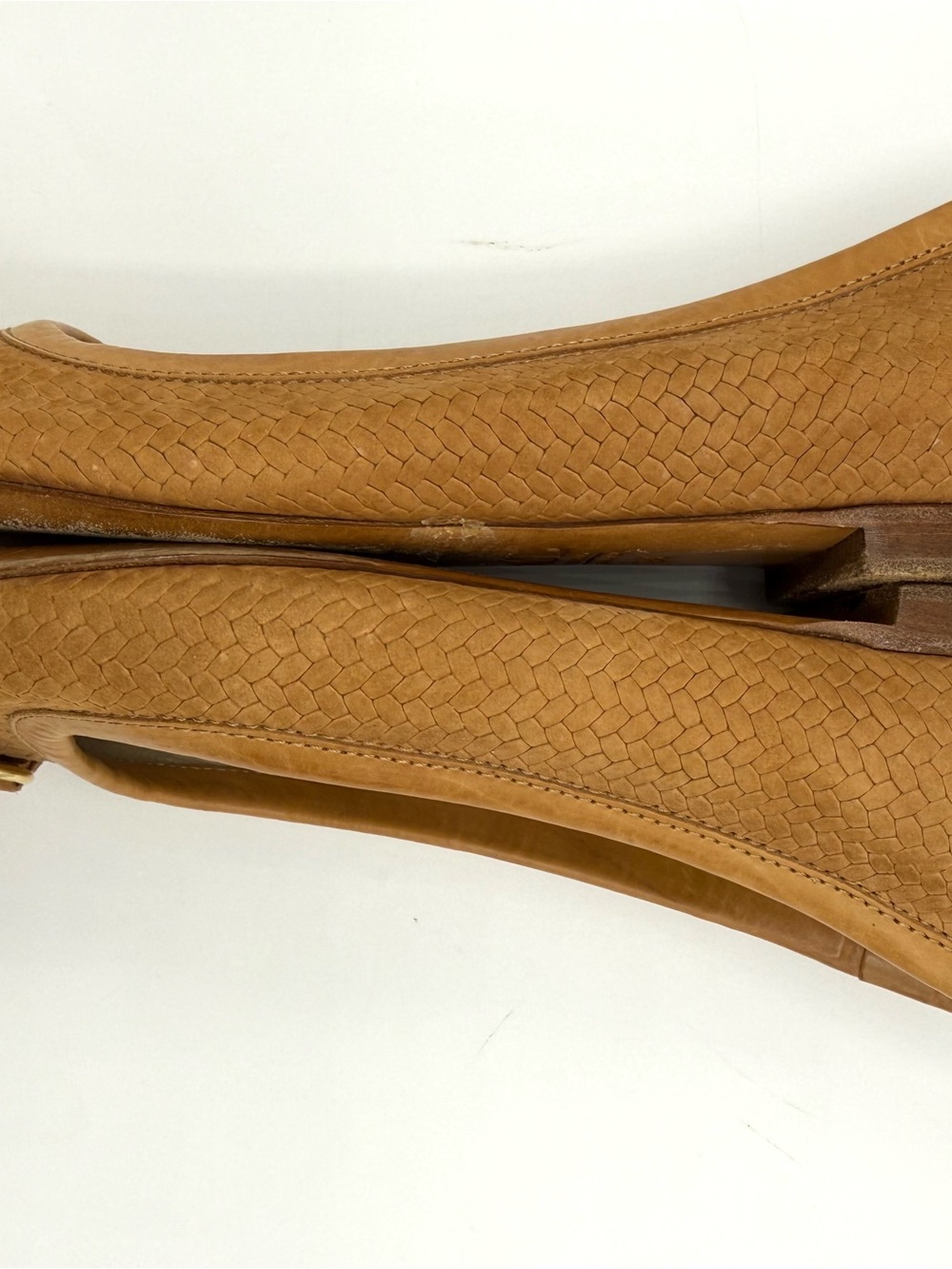 AGL Attilio Giusti Leombruni Tan Leather Ballet Flats with Gold Buckle Detail - Picture 7 of 11